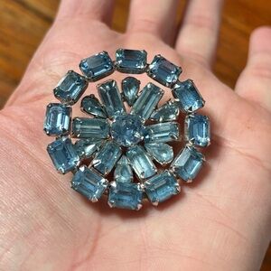 Vintage Weiss Signed Gemstone Brooch